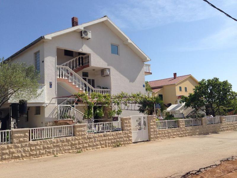 Apartmani Slavica Biograd Na Moru Zewnętrze zdjęcie