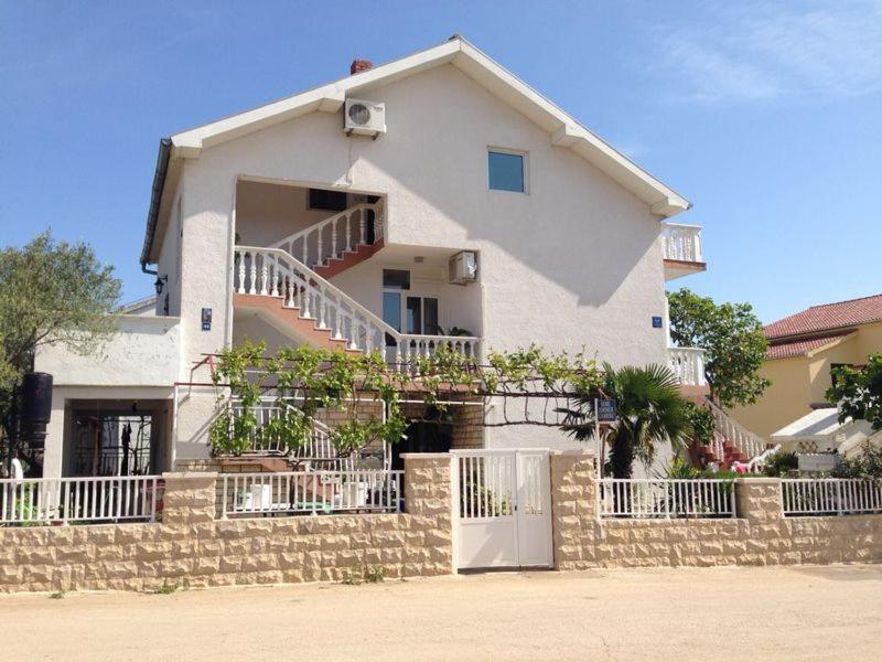 Apartmani Slavica Biograd Na Moru Zewnętrze zdjęcie