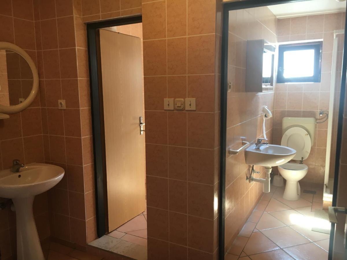 Apartmani Slavica Biograd Na Moru Zewnętrze zdjęcie